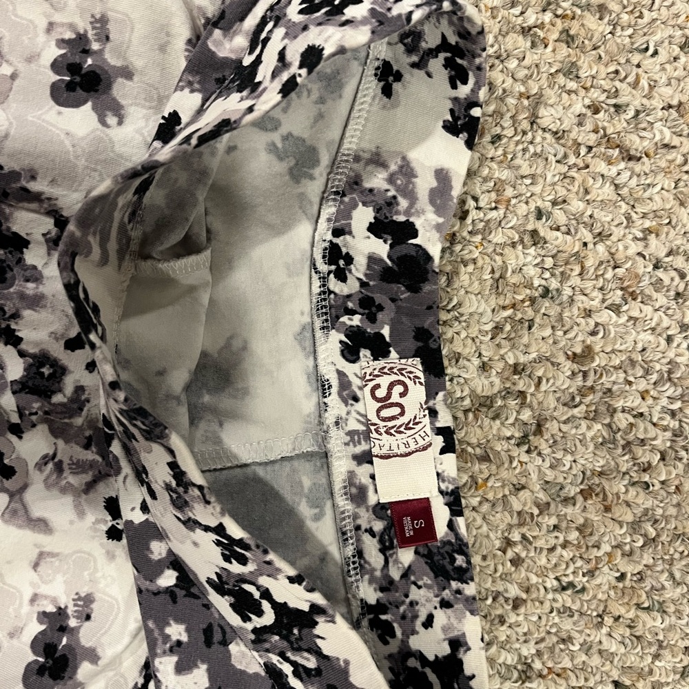 Black and white floral print skirt